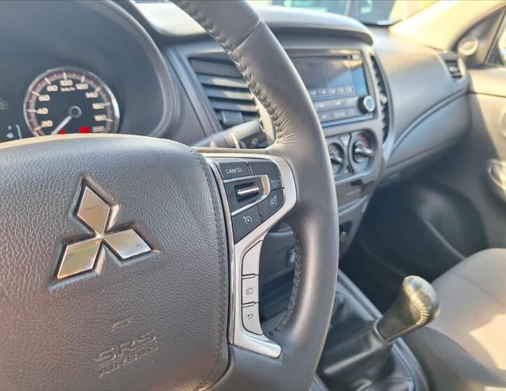 Mitsubishi L200 9