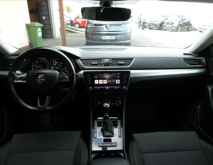 Škoda Superb 28