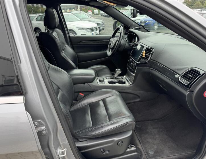Jeep Grand Cherokee 12