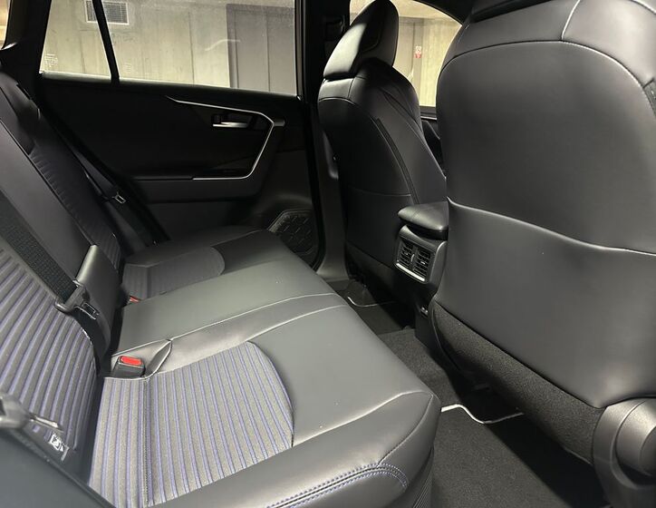 Toyota RAV4 12