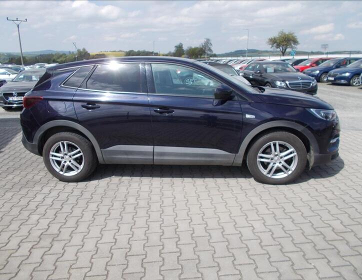 Opel Grandland X 8