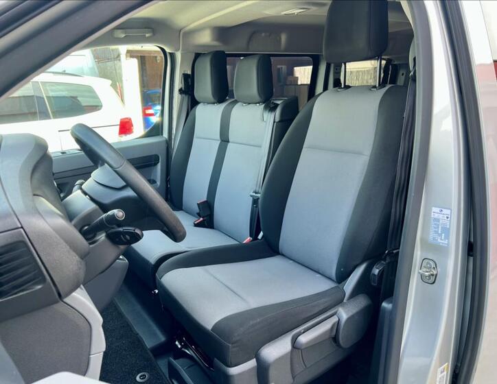 Peugeot Traveller 9