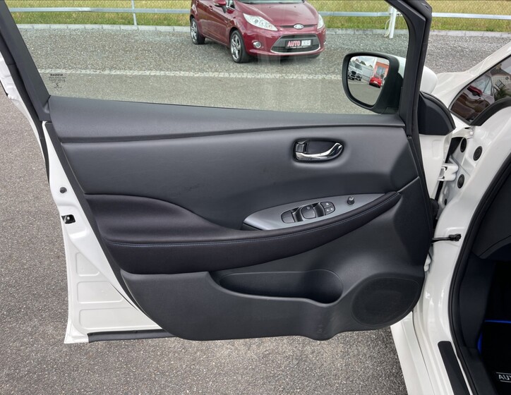 Nissan Leaf 40