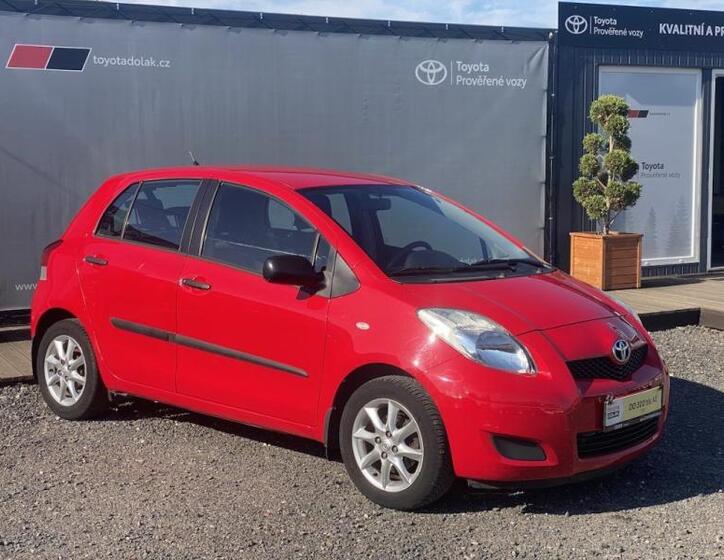 Toyota Yaris 1
