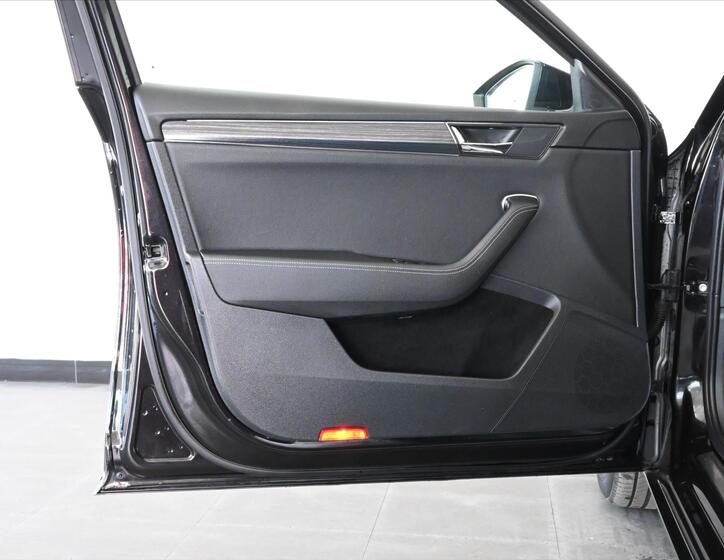 Škoda Superb 25