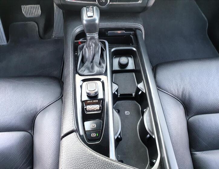 Volvo V90 33