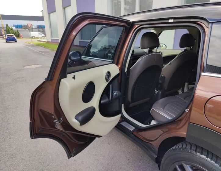 Mini Countryman 13
