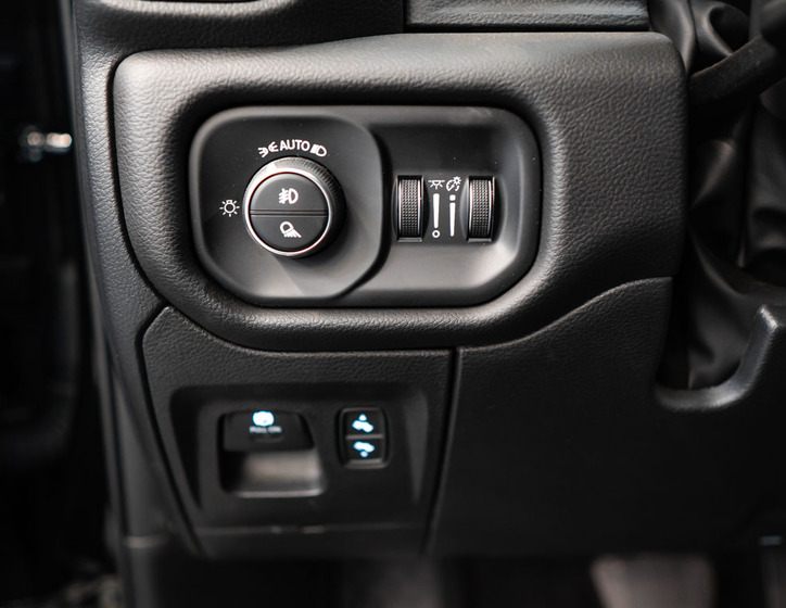 Dodge RAM 16