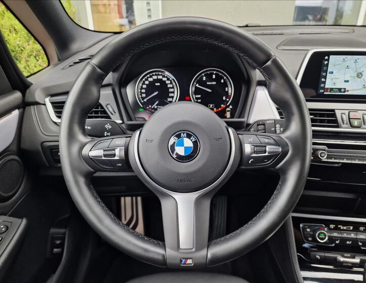 BMW Řada 2 21