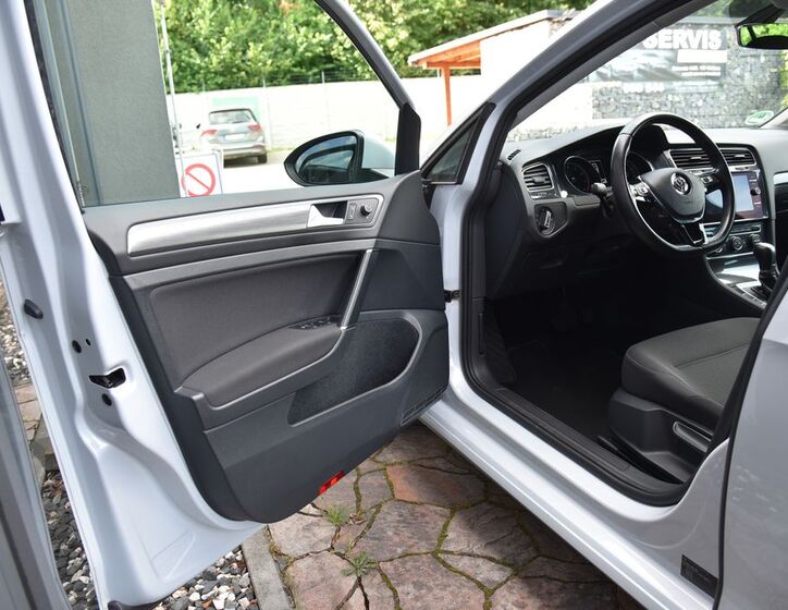 Volkswagen Golf 13