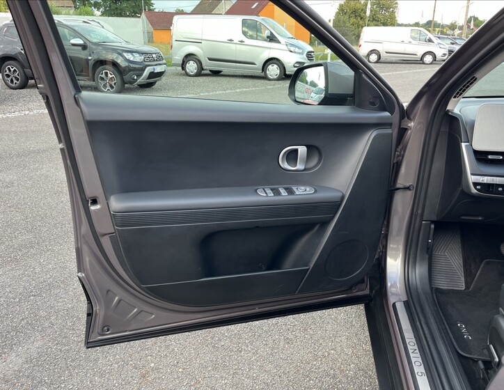 Hyundai IONIQ 44