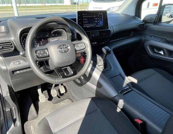 Toyota ProAce City Verso 13
