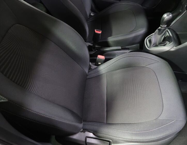 Hyundai i10 13