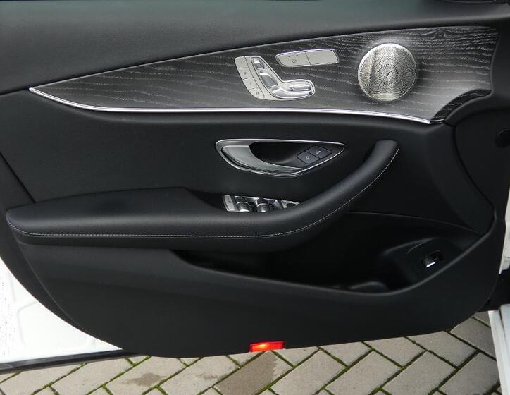 Mercedes-Benz Třídy E 8