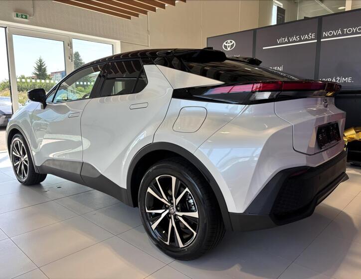 Toyota C-HR 8