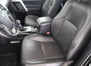 Toyota Land Cruiser 9
