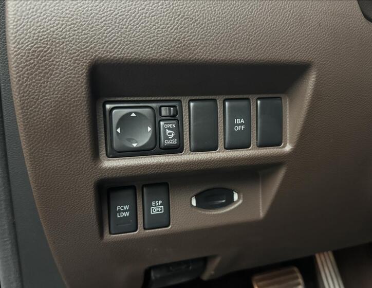 Infiniti FX30 8