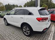 KIA Sorento 4