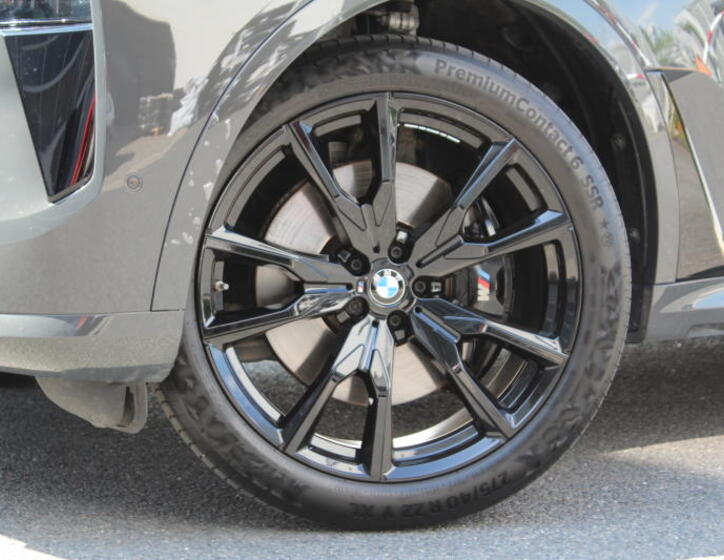 BMW X7 6