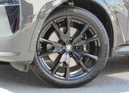 BMW X7 6
