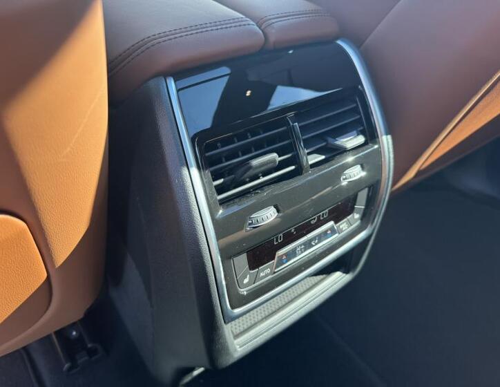 BMW X7 27
