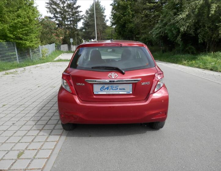 Toyota Yaris 8