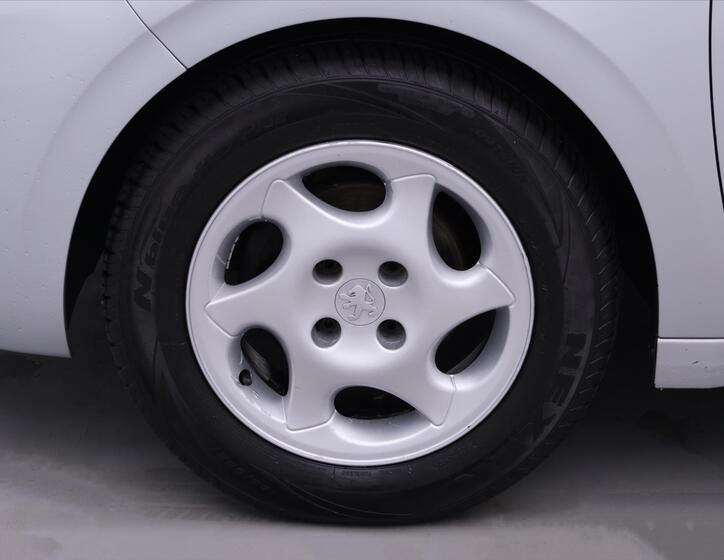 Peugeot 208 29