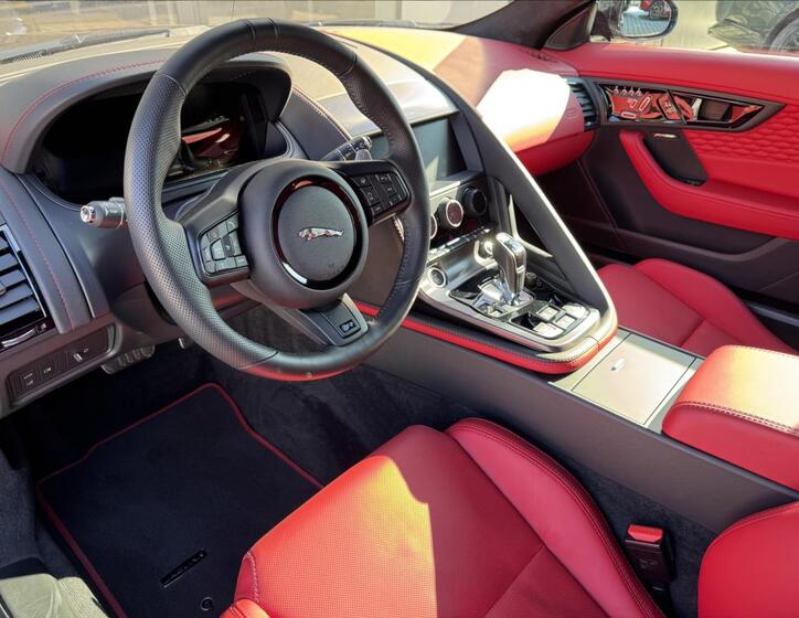 Jaguar F-Type 9