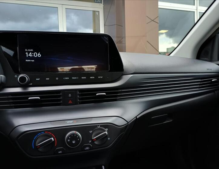 Hyundai i20 6