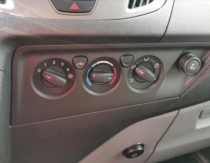 Ford Transit Custom 10