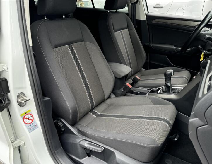 Volkswagen T-Roc 29