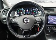 Volkswagen Golf 9
