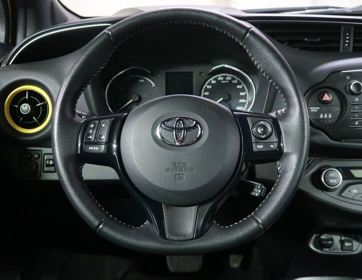 Toyota Yaris 14
