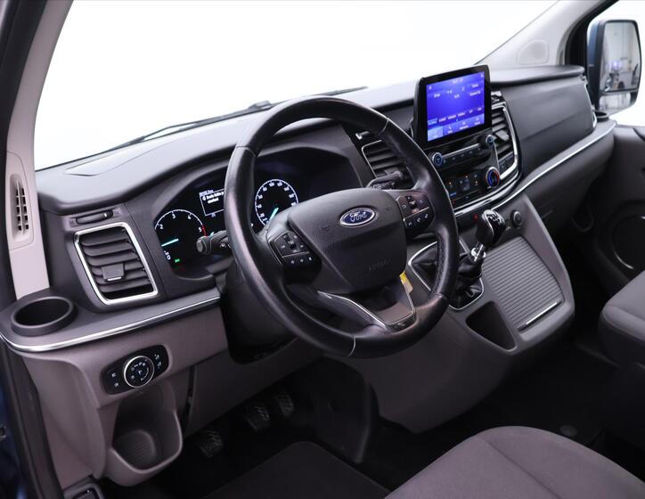 Ford Tourneo Custom 27