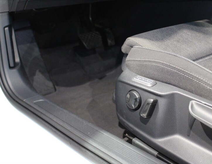 Volkswagen Passat 9