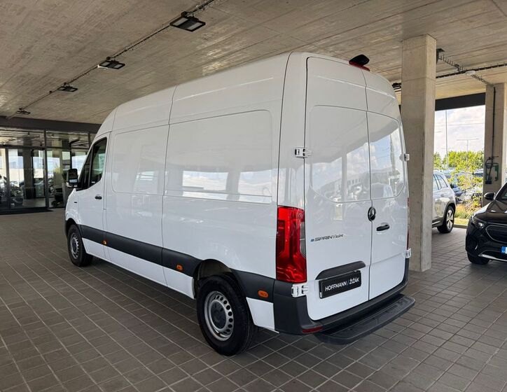 Mercedes-Benz Sprinter 7