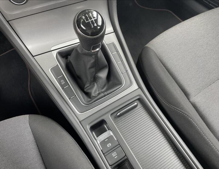 Volkswagen Golf 27