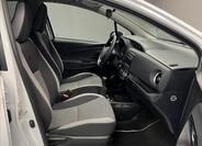 Toyota Yaris 8