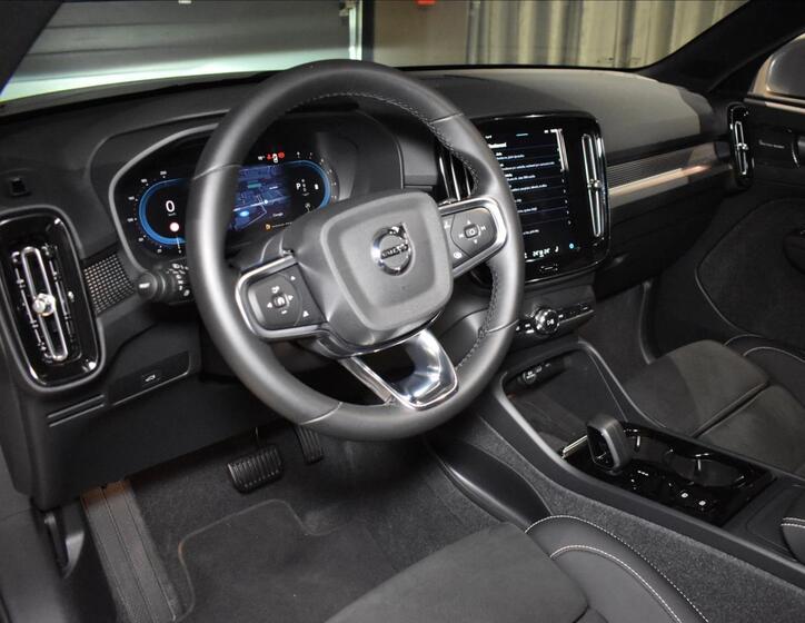 Volvo XC40 12