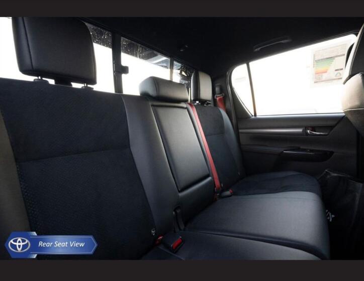 Toyota Hilux 9