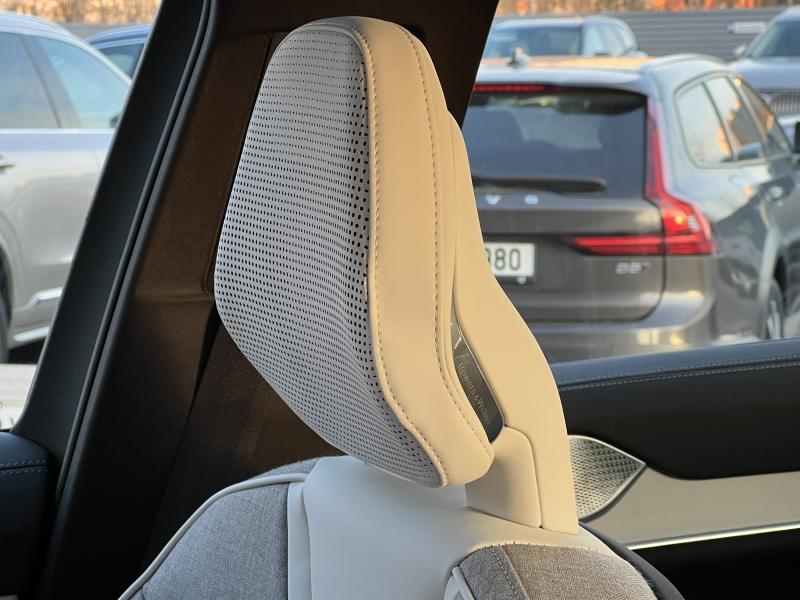 Volvo EX90