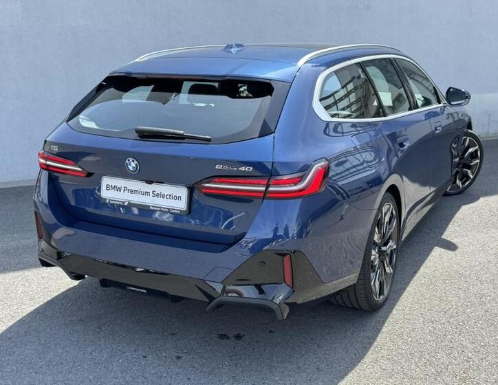 BMW i5 2