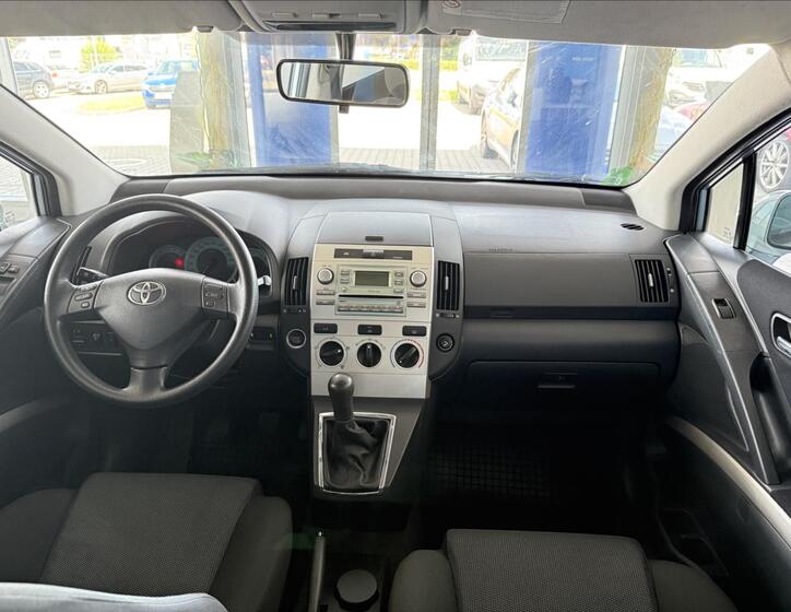 Toyota Corolla Verso 9