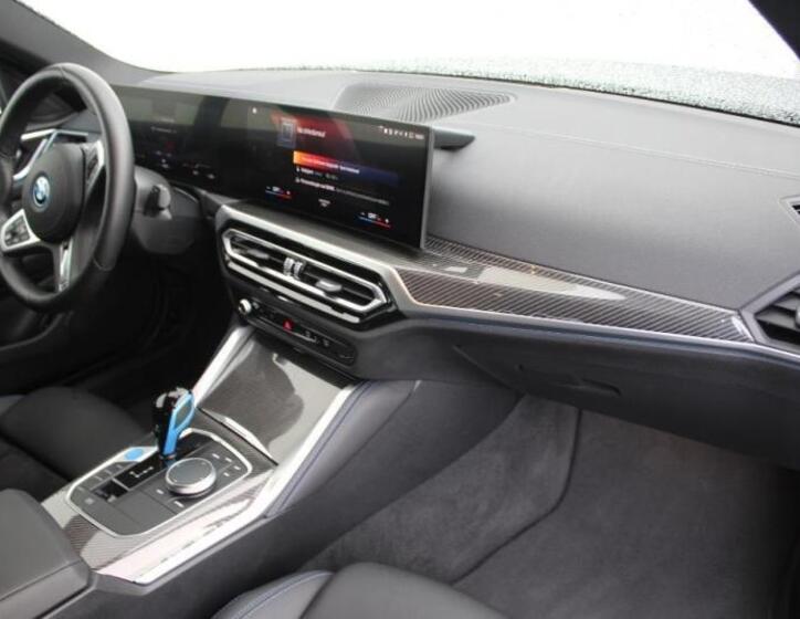 BMW i4 15
