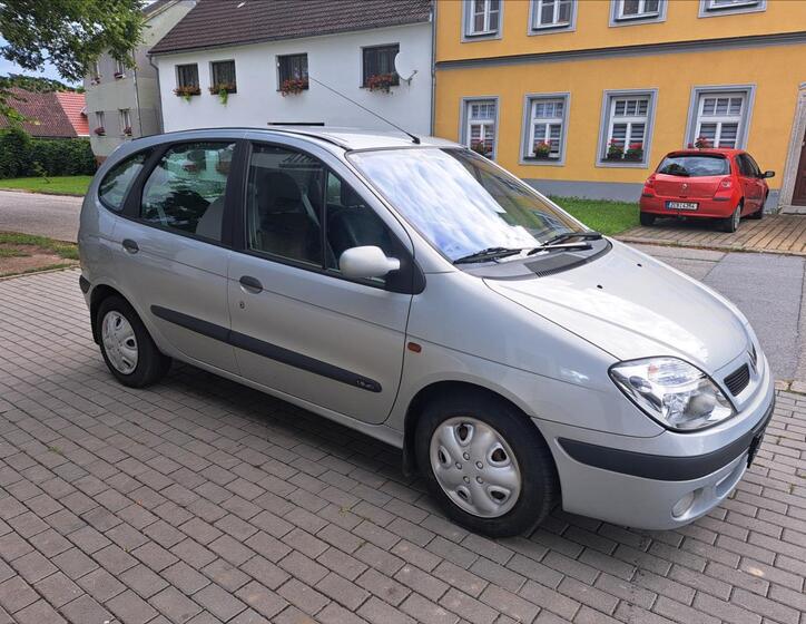 Renault Scénic 12
