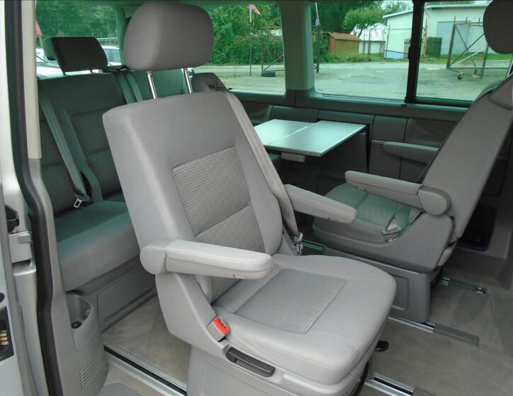 Volkswagen Multivan 17