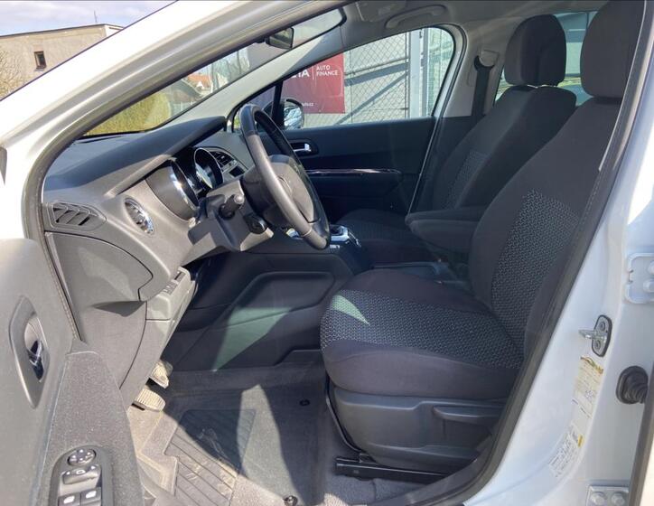 Peugeot 5008 12