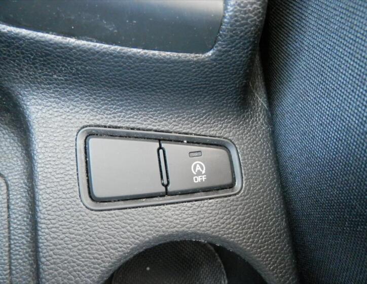 Hyundai i20 24