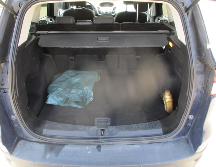 Ford Kuga 9