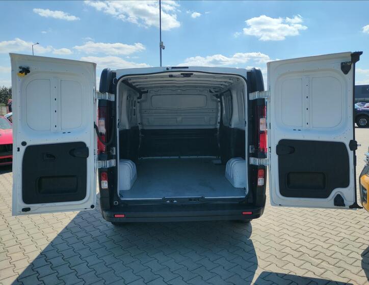 Renault Trafic 12